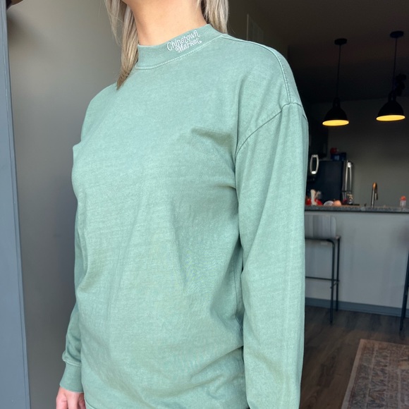 Chinatown Market long sleeve - Picture 1 of 3
